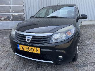 damaged passenger cars Dacia Sandero Sandero I (BS) Hatchback 1.2 16V (D4F-732(D4F-F7)) [55kW]  (11-2008/06=
-2013) 2011/7