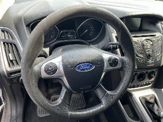 Ford Focus Focus 3 Wagon Combi 1.0 Ti-VCT EcoBoost 12V 125 (M1DA(Euro 5)) [92kW] =
 (02-2012/05-2018) picture 15