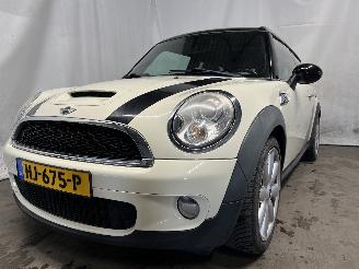 Voiture accidenté Mini Clubman Clubman (R55) Combi 1.6 16V Cooper S (N14-B16A) [128kW]  (08-2007/07-2=
010) 2009/2