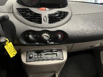 Renault Twingo Twingo II (CN) Hatchback 3-drs 1.2 (D7F-800(Euro 4)) [43kW]  (03-2007/=
09-2014) picture 18