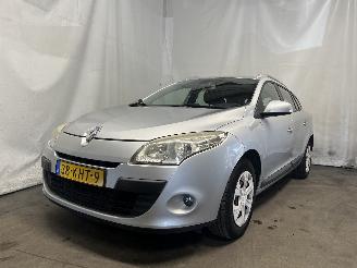 uszkodzony samochody osobowe Renault Mégane Megane III Grandtour (KZ) Combi 5-drs 1.6 16V (K4M-848(K4M-P8)) [74kW]=
  (05-2009/02-2016) 2009/11