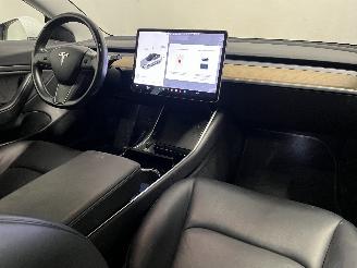 Tesla Model 3 Model 3 Sedan Long Range AWD 75 kWh (3D5) [258kW]  (06-2018/...) picture 10