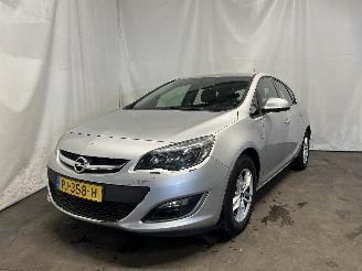 ocasión turismos Opel Astra Astra J (PC6/PD6/PE6/PF6) Hatchback 5-drs 1.4 16V ecoFLEX (B14XER(Euro=
 6)) [74kW]  (12-2009/10-2015) 2015/3