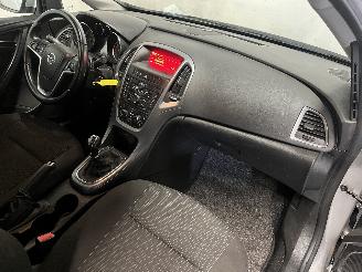Opel Astra Astra J (PC6/PD6/PE6/PF6) Hatchback 5-drs 1.4 16V ecoFLEX (B14XER(Euro=
 6)) [74kW]  (12-2009/10-2015) picture 8