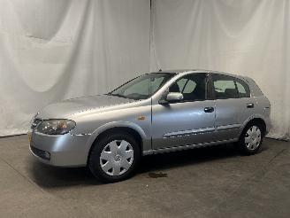 Nissan Almera Almera (N16) Hatchback 1.8 16V (QG18DE) [85kW]  (10-2002/11-2006) picture 3