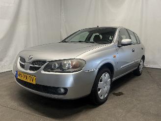 Vaurioauto  passenger cars Nissan Almera Almera (N16) Hatchback 1.8 16V (QG18DE) [85kW]  (10-2002/11-2006) 2004/12