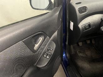 Toyota Yaris Yaris Verso (P2) MPV 1.3 16V (2NZFE) [62kW]  (11-2002/09-2005) picture 14