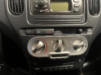 Toyota Yaris Yaris Verso (P2) MPV 1.3 16V (2NZFE) [62kW]  (11-2002/09-2005) picture 17