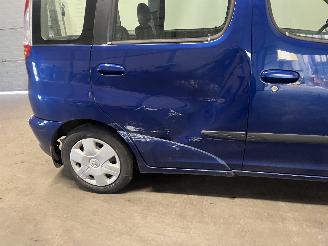 Toyota Yaris Yaris Verso (P2) MPV 1.3 16V (2NZFE) [62kW]  (11-2002/09-2005) picture 8