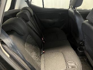 Hyundai I-10 i10 (F5) Hatchback 1.1i 12V (G4HG5) [51kW]  (04-2011/12-2013) picture 9