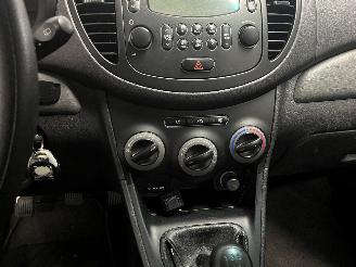 Hyundai I-10 i10 (F5) Hatchback 1.1i 12V (G4HG5) [51kW]  (04-2011/12-2013) picture 12