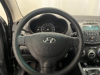 Hyundai I-10 i10 (F5) Hatchback 1.1i 12V (G4HG5) [51kW]  (04-2011/12-2013) picture 11