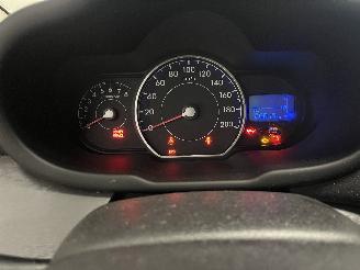 Hyundai I-10 i10 (F5) Hatchback 1.1i 12V (G4HG5) [51kW]  (04-2011/12-2013) picture 14