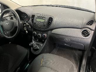 Hyundai I-10 i10 (F5) Hatchback 1.1i 12V (G4HG5) [51kW]  (04-2011/12-2013) picture 8