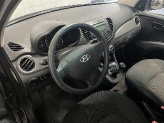 Hyundai I-10 i10 (F5) Hatchback 1.1i 12V (G4HG5) [51kW]  (04-2011/12-2013) picture 10
