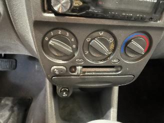Hyundai Accent Accent Hatchback 1.5i 12V (G4EB) [65kW]  (01-2000/11-2005) picture 12