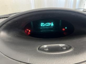 Toyota Yaris Yaris (P1) Hatchback 1.3 16V VVT-i (2SZFE) [64kW]  (04-2002/09-2005) picture 20