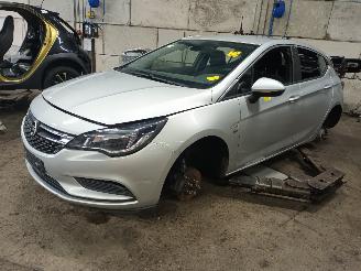 Vrakbiler auto Opel Astra Astra K Hatchback 5-drs 1.6 CDTI 110 16V (B16DTE(Euro 6)) [81kW]  (06-=
2015/12-2022) 2019/10