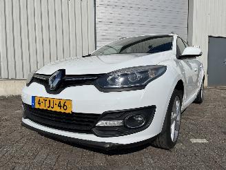 Auto incidentate Renault Mégane Megane III Grandtour (KZ) Combi 5-drs 1.2 16V TCE 115 (H5F-400(H5F-A4)=
) [85kW]  (03-2012/02-2016) 2014/2