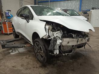 Renault Clio Clio IV (5R) Hatchback 5-drs 0.9 Energy TCE 90 12V (H4B-400(H4B-A4)) [=
66kW]  (11-2012/08-2021) picture 2