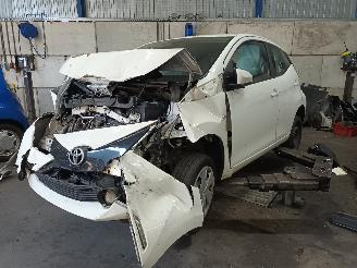 Coche siniestrado Toyota Aygo Aygo (B40) Hatchback 1.0 12V VVT-i (1KR-FE) [51kW]  (05-2014/06-2018) 2016/6