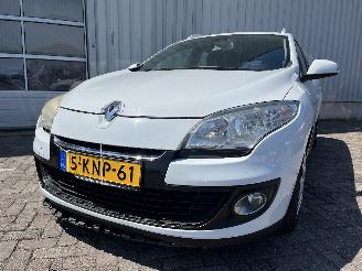 damaged passenger cars Renault Mégane Megane III Grandtour (KZ) Combi 5-drs 1.5 dCi 110 (K9K-837(K9K-N8)) [8=
1kW]  (02-2009/04-2016) 2013/6