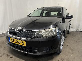Unfallwagen Skoda Fabia Fabia III (NJ3) Hatchback 5-drs 1.0 12V (CHYA) [44kW]  (08-2014/06-202=
1) 2015/5