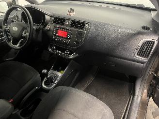 Kia Rio Rio III (UB) Hatchback 1.2 CVVT 16V (G4LA5) [63kW]  (09-2011/12-2017) picture 9