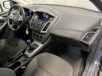 Ford Focus Focus 3 Hatchback 1.6 Ti-VCT 16V 105 (IQDB(Euro 5)) [77kW]  (07-2010/0=
5-2018) picture 11