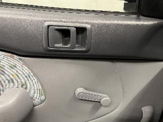 Toyota Yaris Yaris (P1) Hatchback 1.3 16V VVT-i (2SZFE) [63kW]  (08-1999/11-2005) picture 25