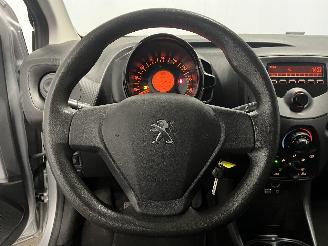 Peugeot 108 108 Hatchback 1.0 12V (1KRFE(CFB)) [51kW]  (05-2014/...) picture 19