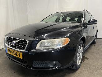 Vaurioauto  passenger cars Volvo V-70 V70 (BW) Combi 2.4 D 20V (D5244T19) [120kW]  (04-2007/12-2010) 2008/6