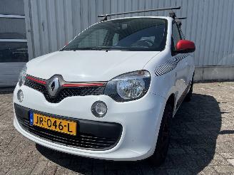 damaged passenger cars Renault Twingo Twingo III (AH) Hatchback 5-drs 1.0 SCe 70 12V (H4D-400(H4D-A4)) [52kW=
]  (09-2014/04-2019) 2016/6