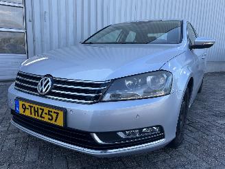 Unfallwagen Volkswagen Passat Passat (362) Sedan 1.6 TDI 16V Bluemotion (CAYC(Euro 5)) [77kW]  (08-2=
010/12-2014) 2013/1