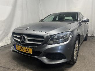 Vaurioauto  passenger cars Mercedes C-klasse C (W205) Sedan C-180 1.6 CDI BlueTEC, C-180 d 16V (OM626.951(R9M)) [85=
kW]  (05-2014/05-2018) 2017/1