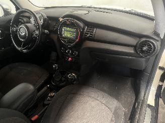 Mini Mini Mini (F56) Hatchback 3-drs 1.2 12V One (B38A12A) [75kW]  (04-2014/10-2=
017) picture 14
