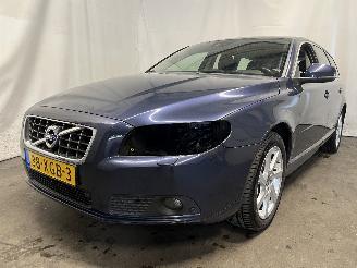 Voiture accidenté Volvo V-70 V70 (BW) Combi 2.0 D3/D4 20V (D5204T3) [120kW]  (03-2010/12-2015) 2012/6