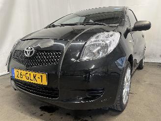 Vaurioauto  passenger cars Toyota Yaris Yaris II (P9) Hatchback 1.0 12V VVT-i (1KR-FE) [51kW]  (08-2005/12-201=
1) 2008/7
