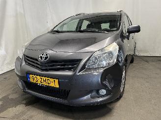 Damaged car Toyota Verso Verso MPV 2.0 16V D-4D-F (1AD-FTV(Euro 4)) [93kW]  (04-2009/08-2018) 2011/6