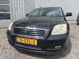 Damaged car Toyota Avensis Avensis Wagon (T25/B1E) Combi 2.0 16V VVT-i D4 (1AZFSE) [108kW]  (04-2=
003/11-2008) 2005/4