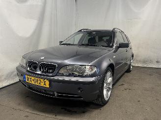 Schadeauto BMW 3-serie 3 serie Touring (E46/3) Combi 330xi 24V (M54-B30(306S3)) [170kW]  (06-=
2000/09-2005) 2001/11