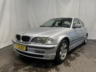 Schadeauto BMW 3-serie 3 serie (E46/4) Sedan 323i 24V (M52TU-B25(256S4)) [125kW]  (03-1998/09=
-2000) 1998/8