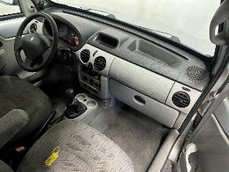 Renault Kangoo Kangoo (KC) MPV 1.6 16V (K4M-752) [70kW]  (06-2001/01-2008) picture 8