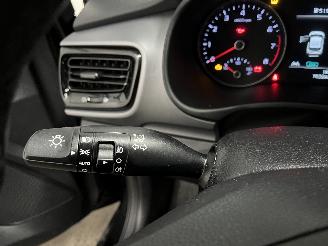 Kia Stonic Stonic (YB) SUV 1.0i T-GDi 12V Eco-Dynamics+ (G3LF) [74kW]  (01-2021/.=
=2E.) picture 20