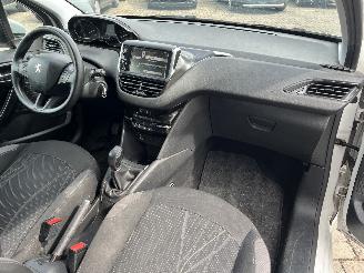 Peugeot 208 208 I (CA/CC/CK/CL) Hatchback 1.2 Vti 12V PureTech 82 (EB2F(HMZ)) [60k=
W]  (03-2012/12-2019) picture 17