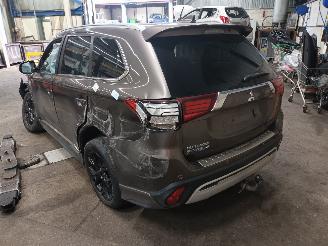 Mitsubishi Outlander Outlander (GF/GG) SUV 2.4 16V PHEV 4x4 (4B12) [165kW]  (09-2019/12-202=
2) picture 4