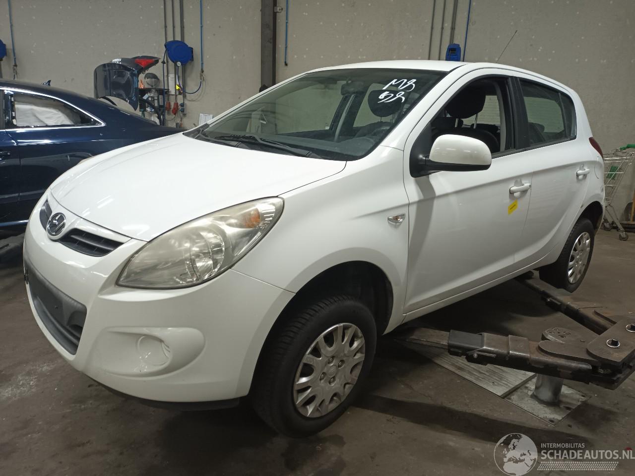 Hyundai I-20 i20 Hatchback 1.2i 16V (G4LA) [57kW]  (09-2008/12-2012)