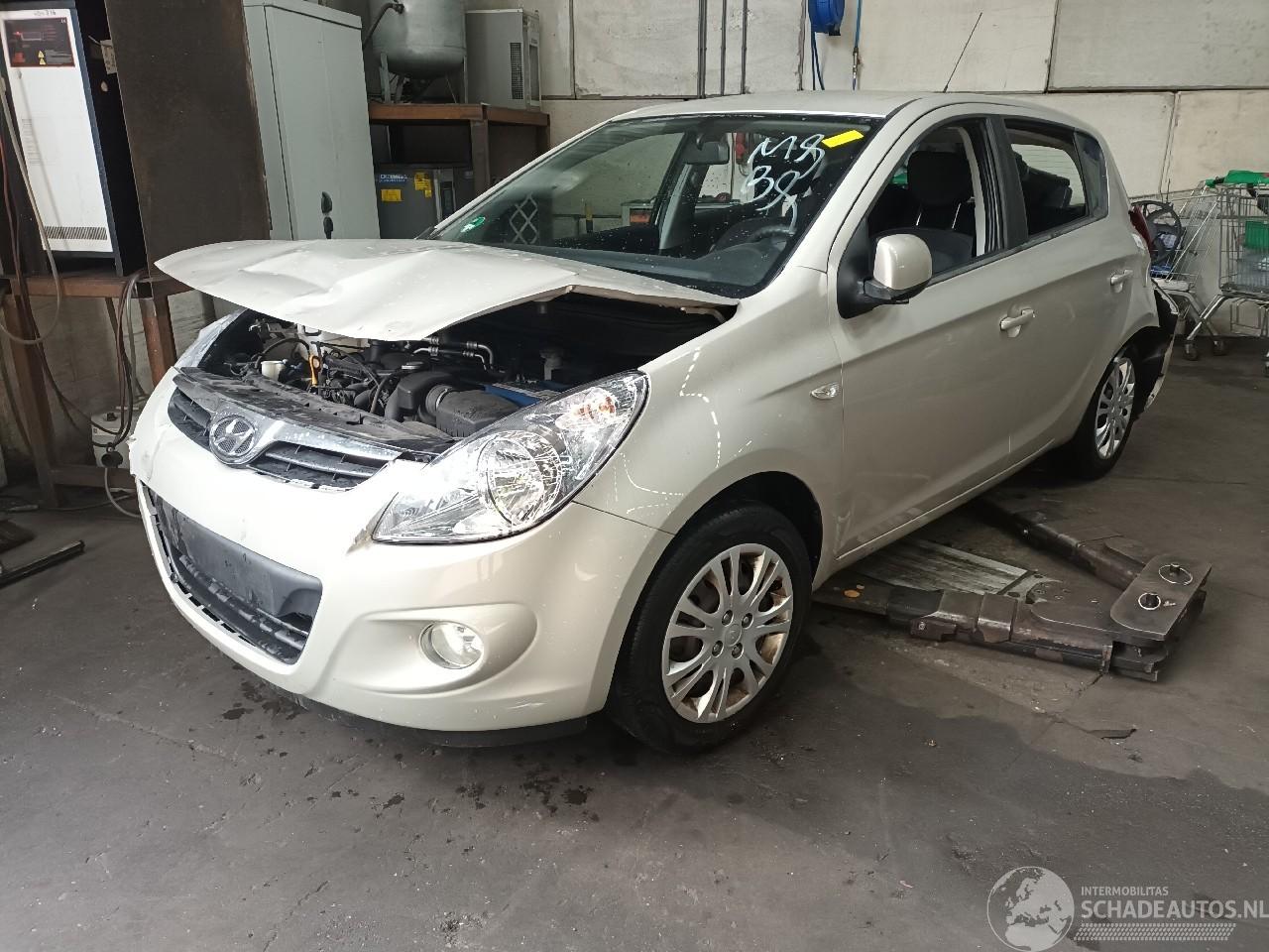Hyundai I-20 i20 Hatchback 1.2i 16V (G4LA) [57kW]  (09-2008/12-2012)
