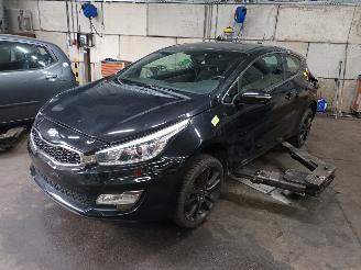 skadebil bedrijf Kia Pro cee d Pro cee'd (JDB3) Hatchback 3-drs 1.6 GDI 16V (G4FD) [99kW]  (03-2013/1=
2-2018) 2013/6