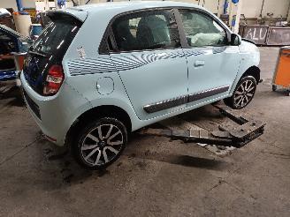 Renault Twingo Twingo III (AH) Hatchback 5-drs 1.0 SCe 70 12V (H4D-400(H4D-A4)) [52kW=
]  (09-2014/04-2019) picture 3